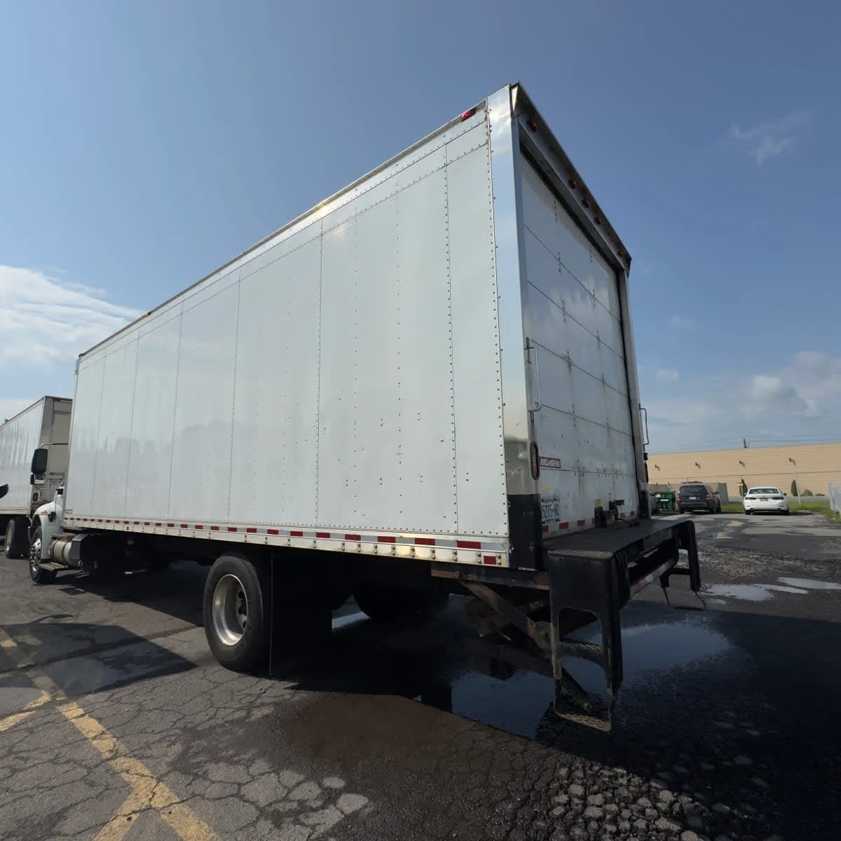 2018 International 4300 - image 6