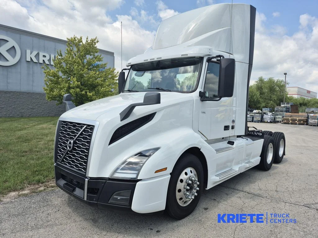 2023 Volvo VNL 300