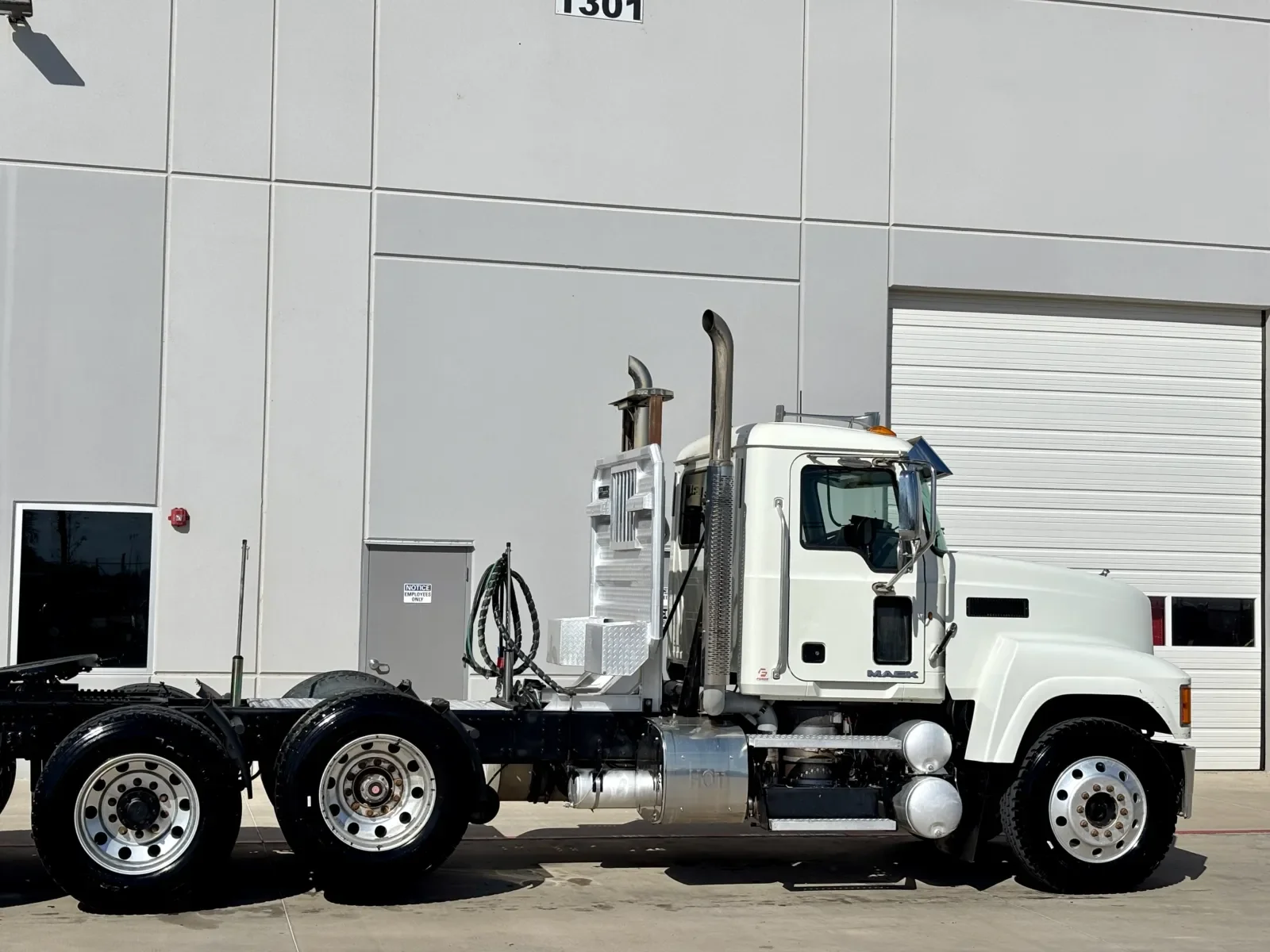 2013 Mack Pinnacle in Hutchins, TX — photo 7