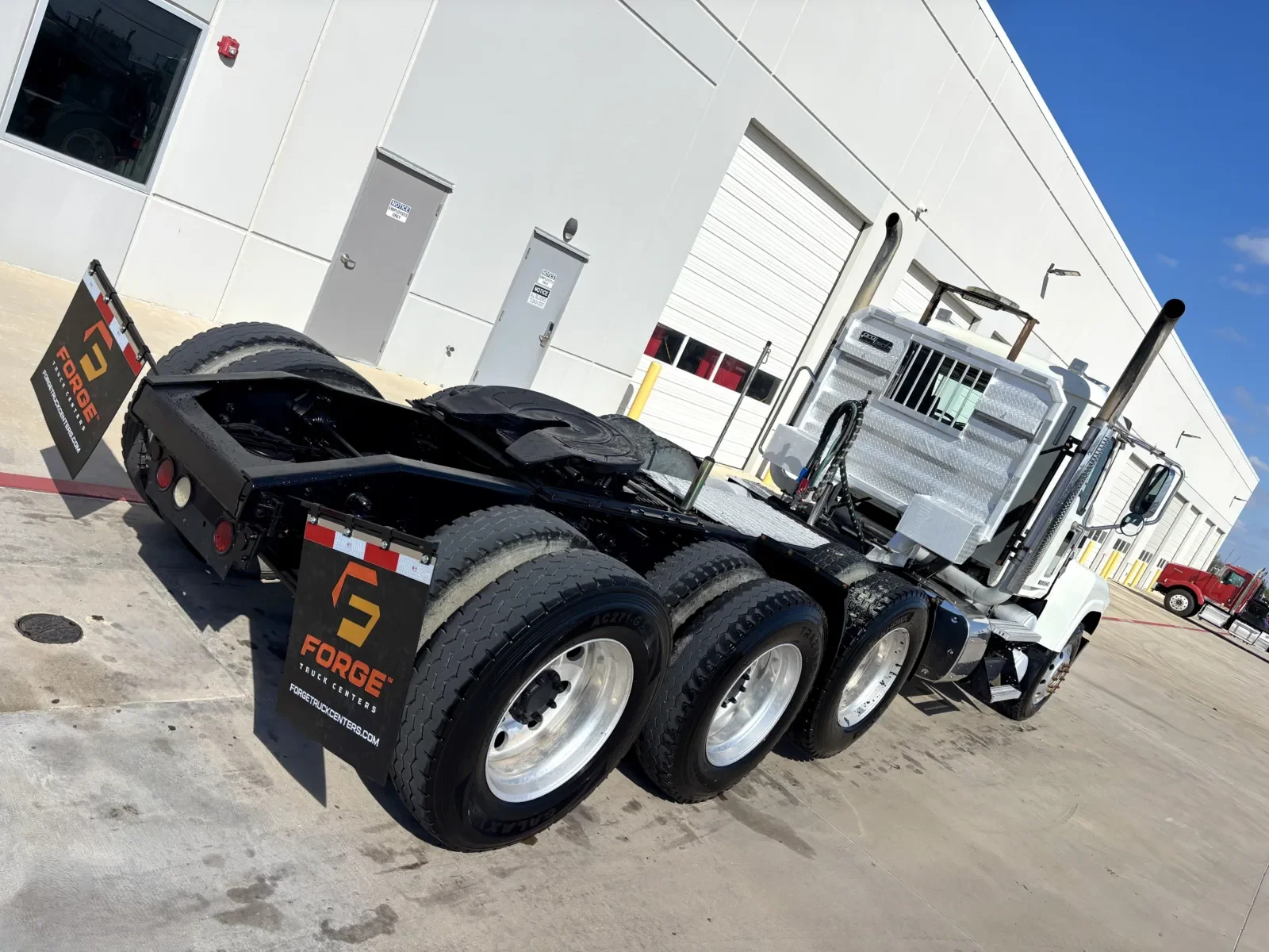 2013 Mack Pinnacle in Hutchins, TX — photo 11