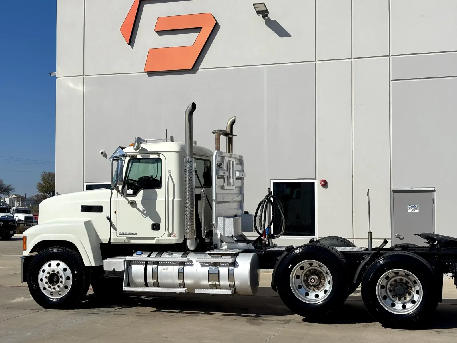 2013 Mack Pinnacle in Hutchins, TX — photo 8