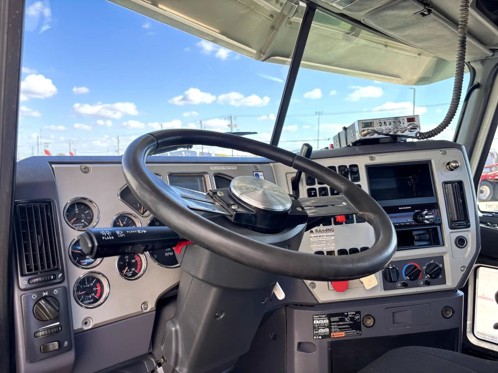 2013 Mack Pinnacle in Hutchins, TX — photo 15