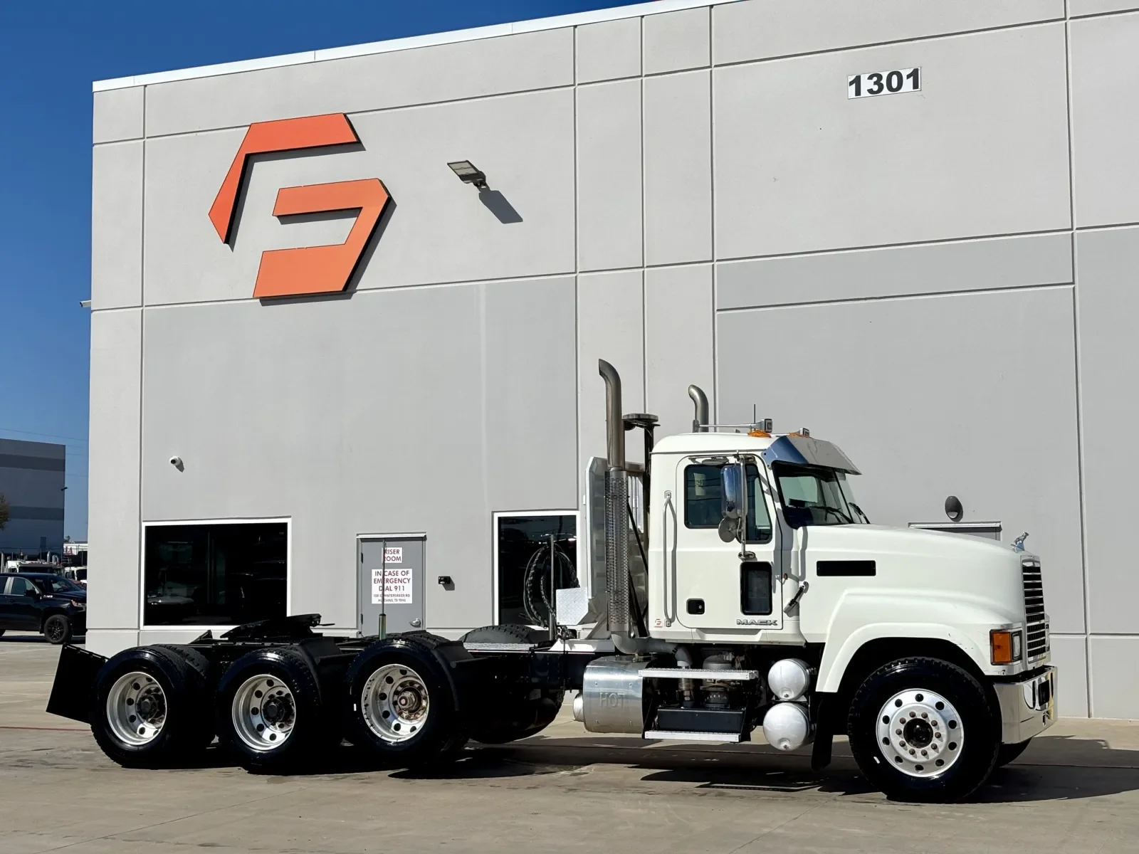 2013 Mack Pinnacle in Hutchins, TX