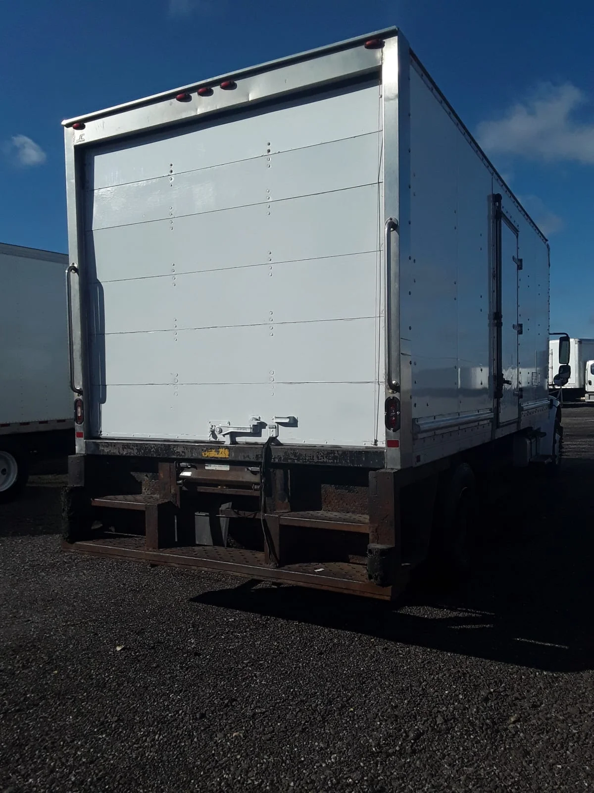 2016 Freightliner M2 106 - image 6