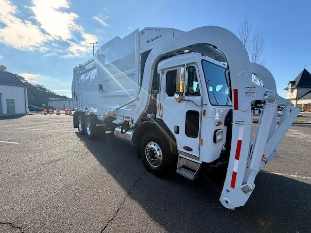 2025 Peterbilt 520 in CLARKSBURG, WV — photo 3