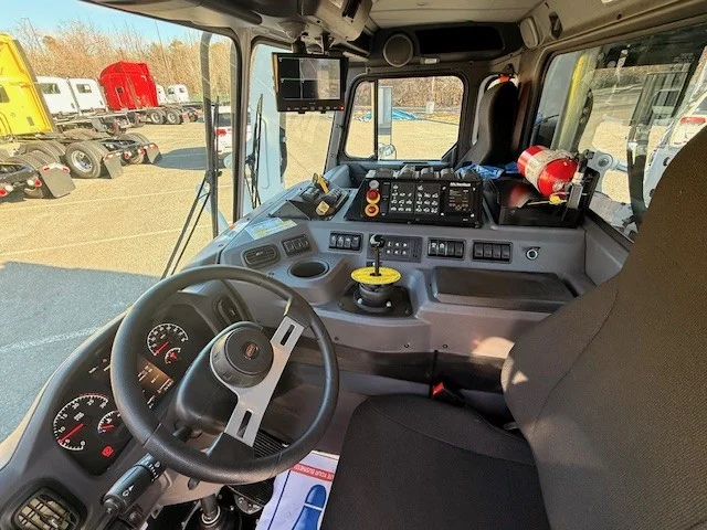 2025 Peterbilt 520 in CLARKSBURG, WV — photo 7