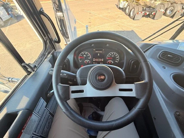 2025 Peterbilt 520 in CLARKSBURG, WV — photo 8