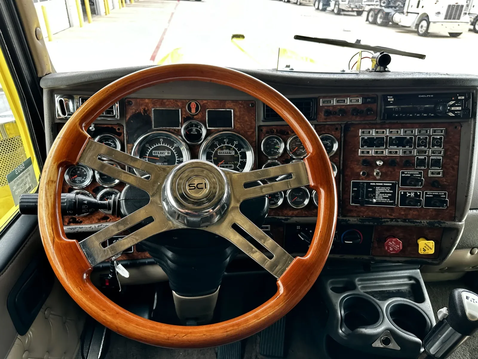 2004 Kenworth W900 in Hutchins, TX — photo 16