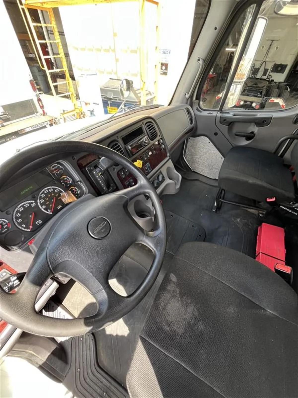 2019 Freightliner M2 106 in Ashland, VA — photo 7