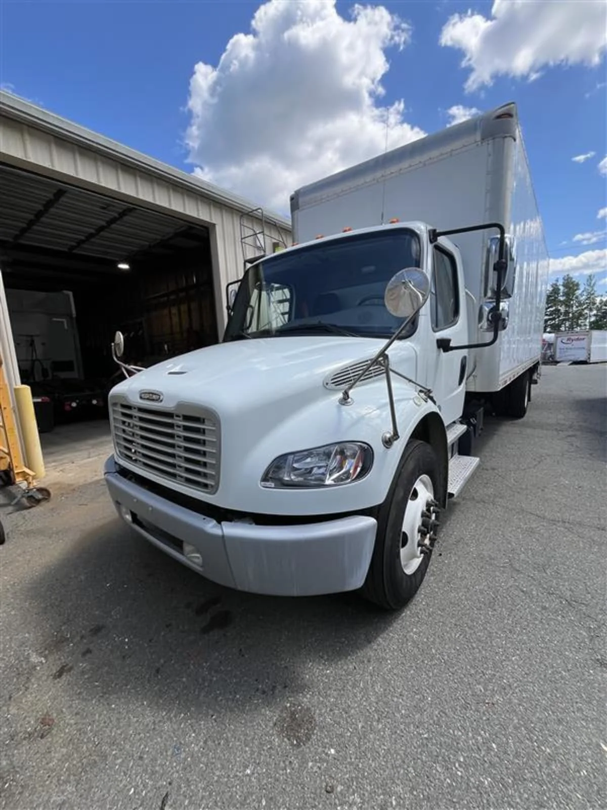 2019 Freightliner M2 106