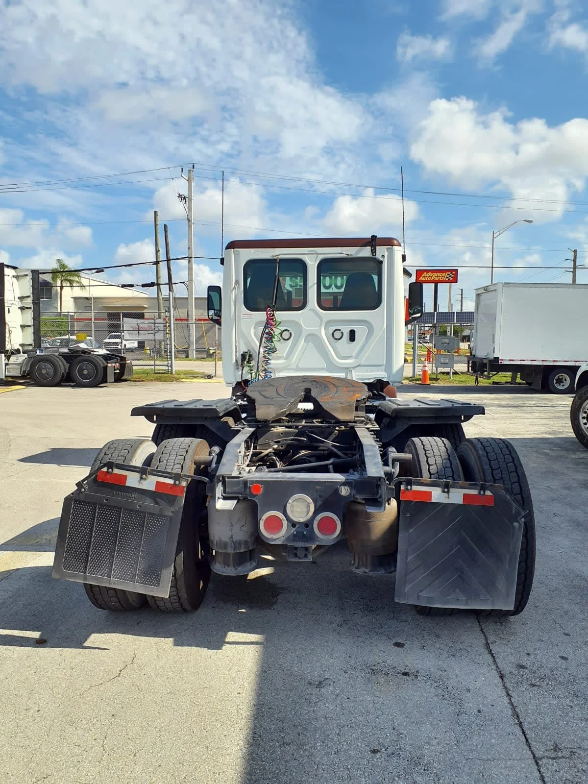 2020 Freightliner Cascadia in Miami, FL — photo 5