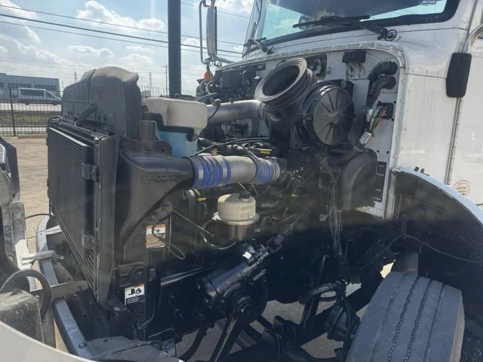 2020 Peterbilt 337 - image 19