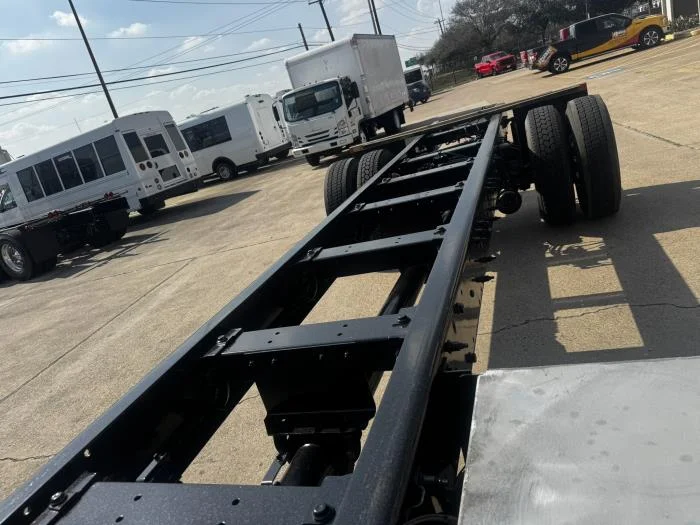 2020 Peterbilt 337 - image 10