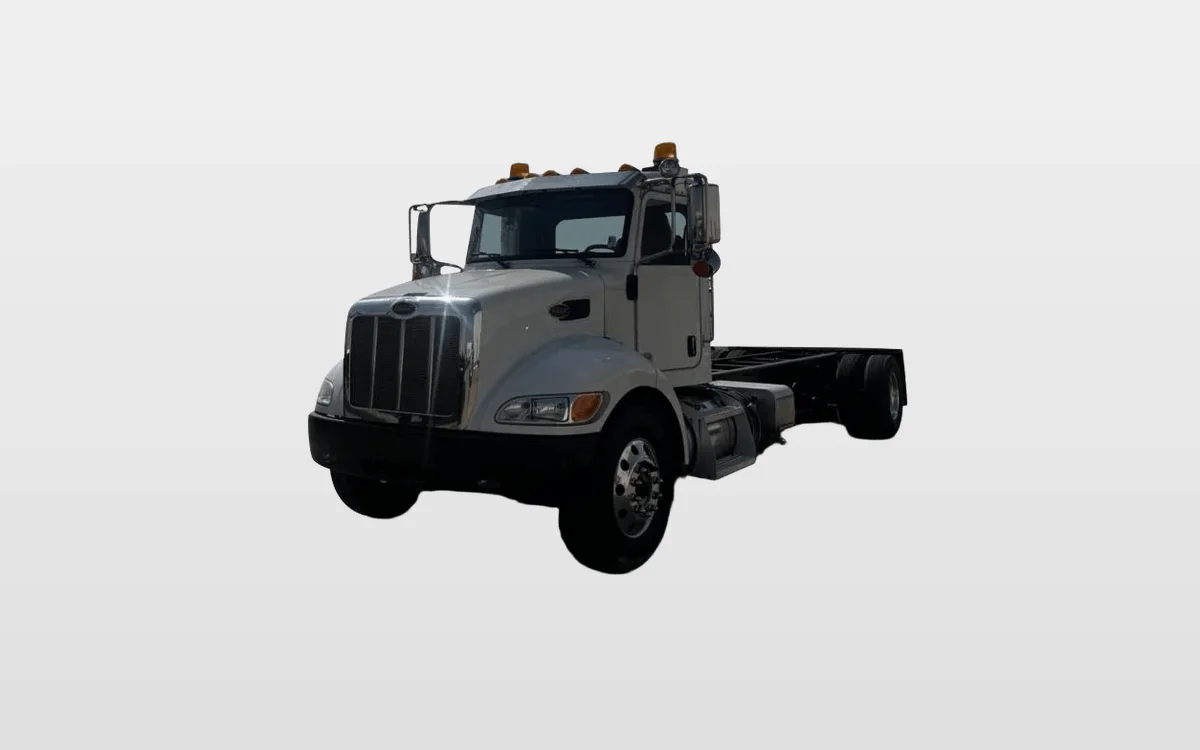 2020 Peterbilt 337 - image 1