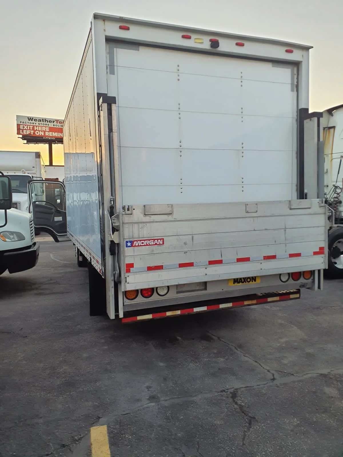 2019 Isuzu NPR - image 6