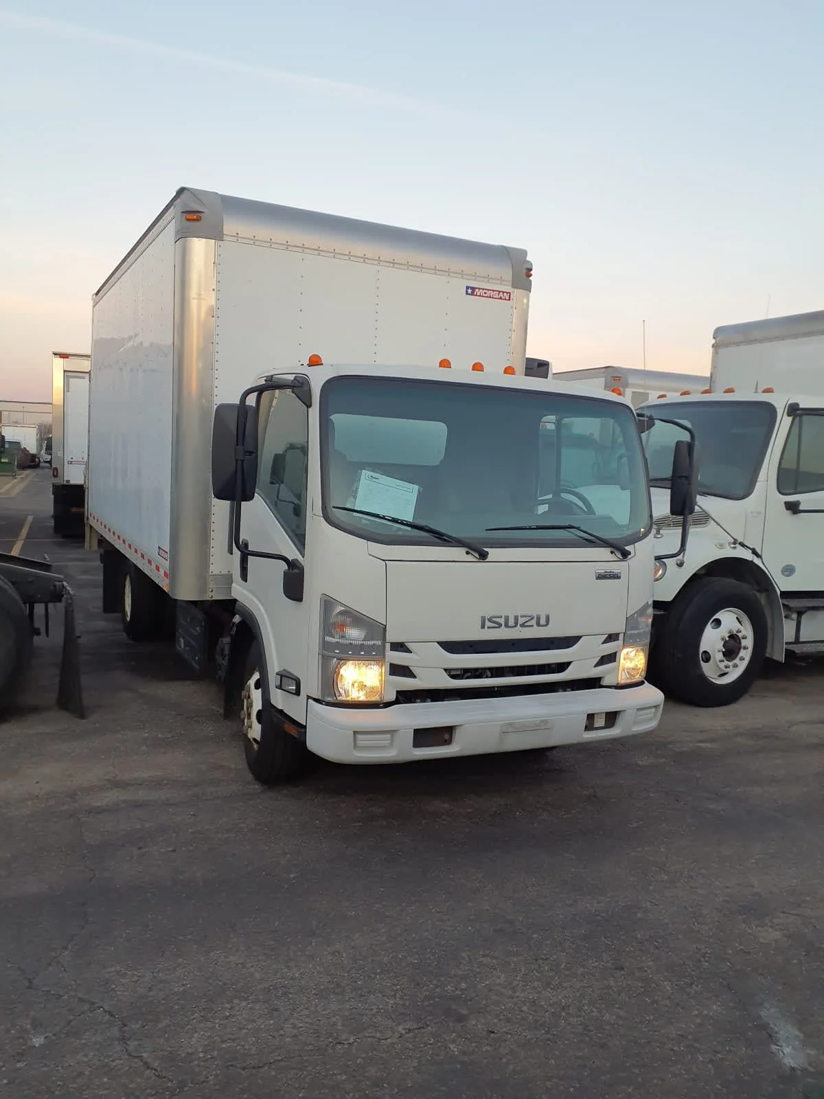 2019 Isuzu NPR - image 3