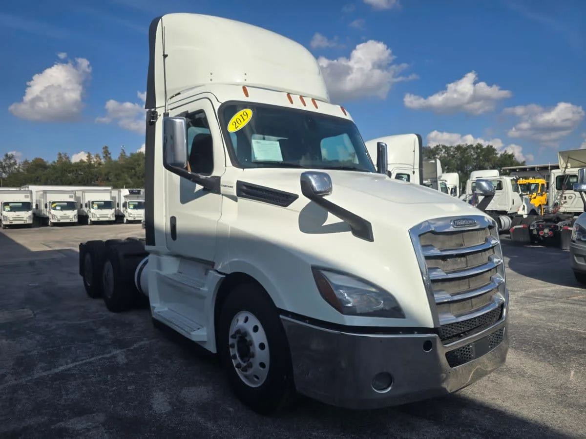 2019 Freightliner Cascadia in Tampa, FL