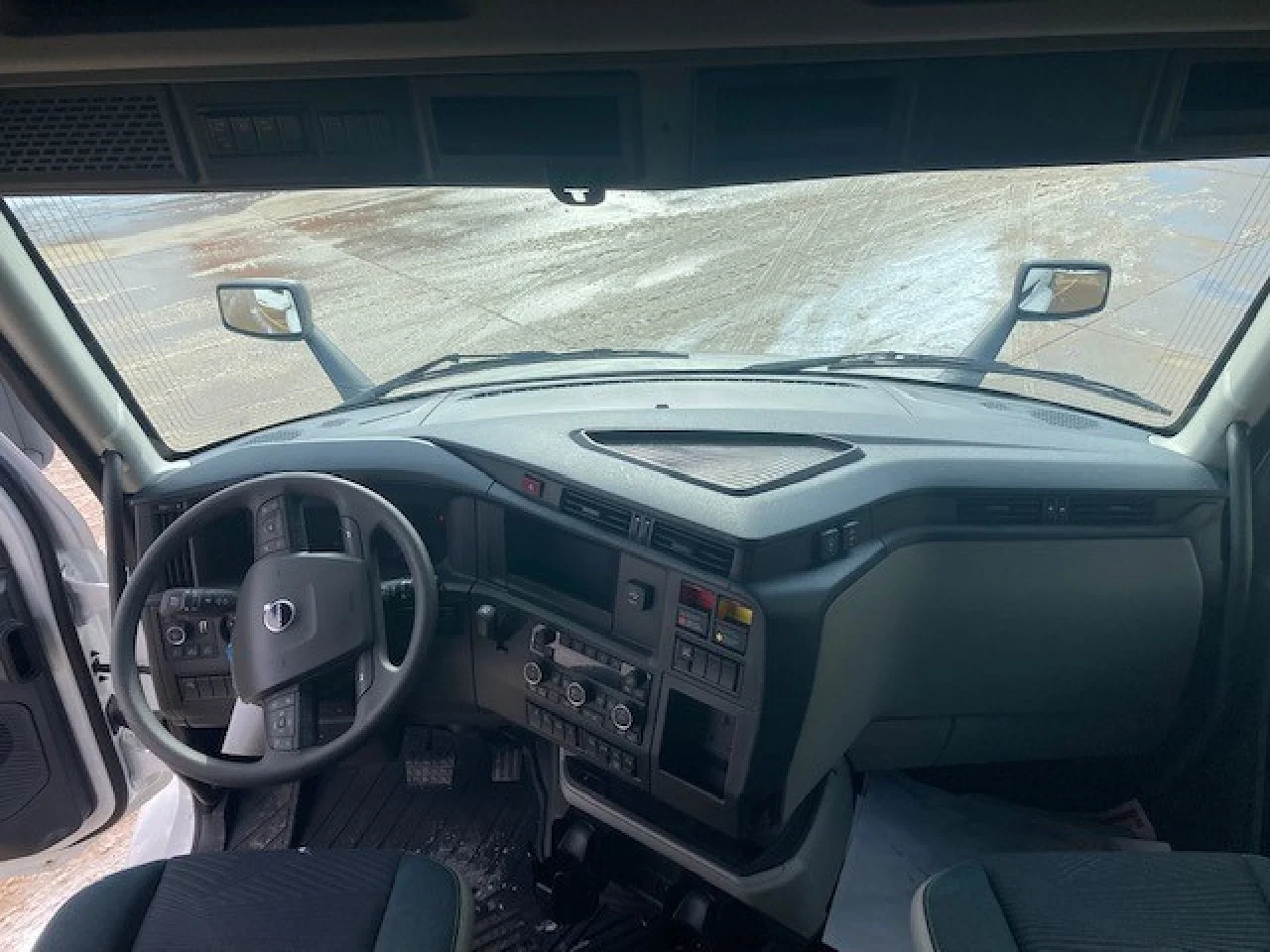 2025 Volvo in Erie, PA — photo 7