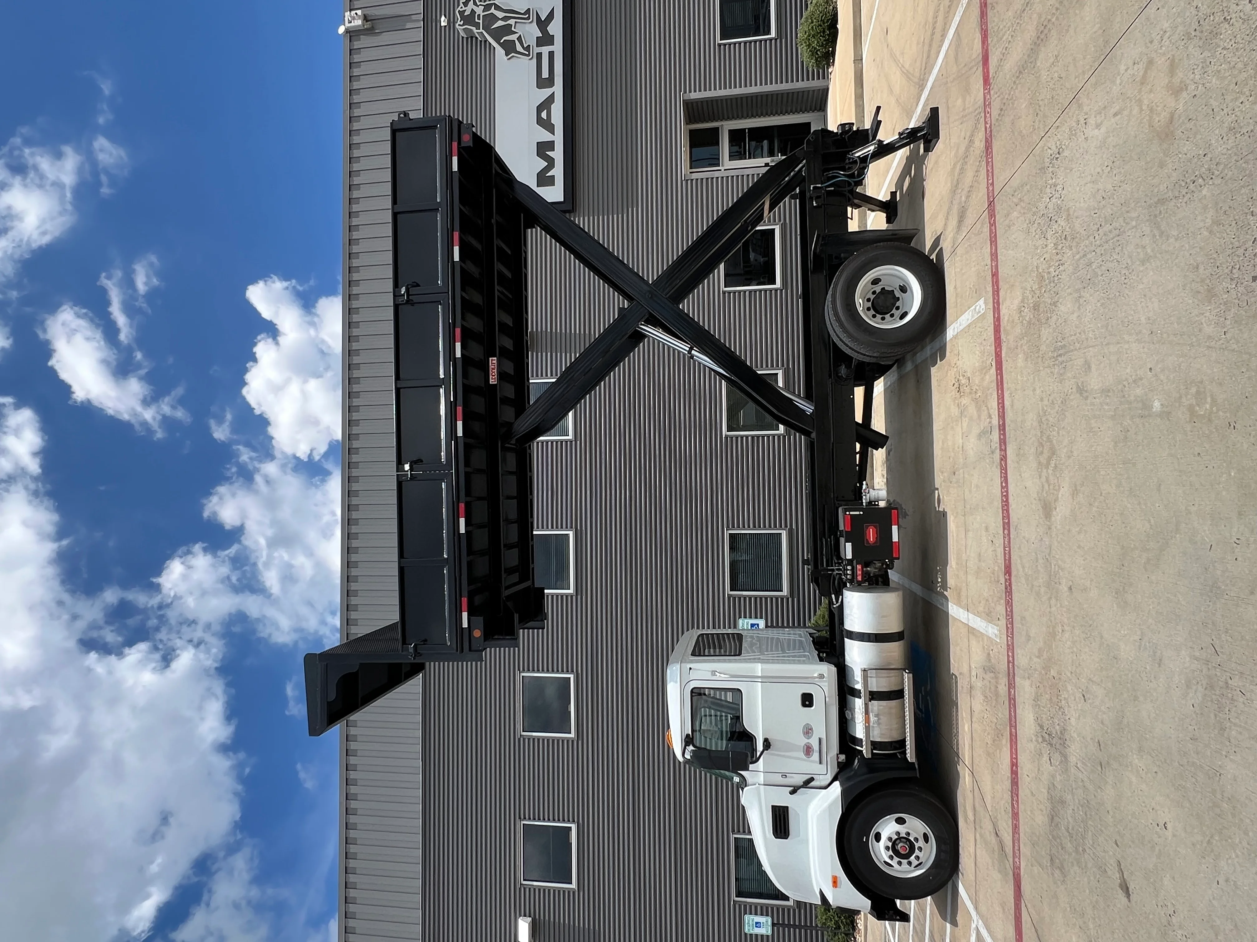 2025 Mack MD