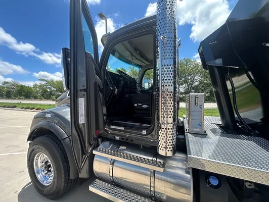 2027 Kenworth T880 in Alvarado, TX — photo 14