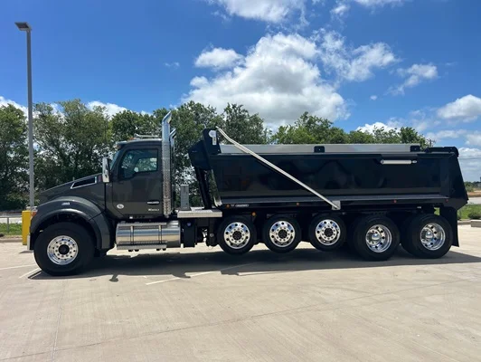 2027 Kenworth T880 in Alvarado, TX — photo 16