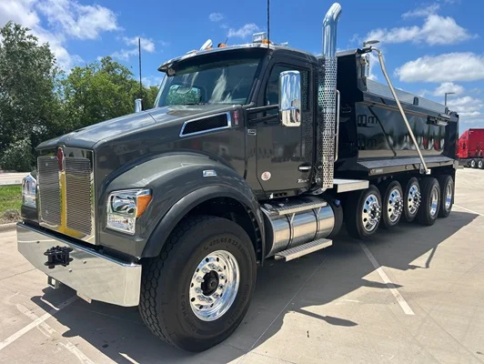 2027 Kenworth T880 in Alvarado, TX — photo 2
