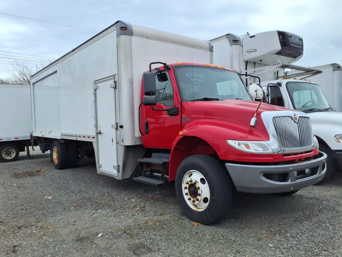 2020 International MV - image 3