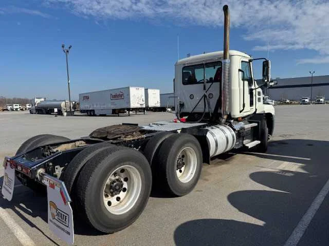 2023 Mack Anthem - image 3