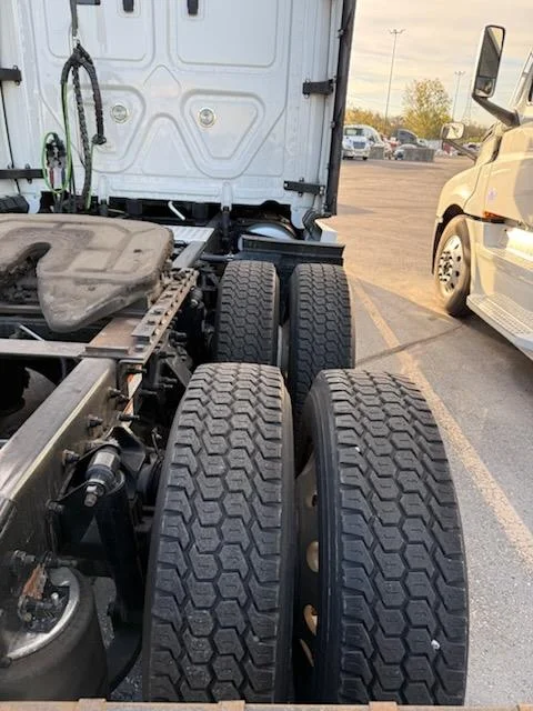 2023 Freightliner Cascadia - image 17