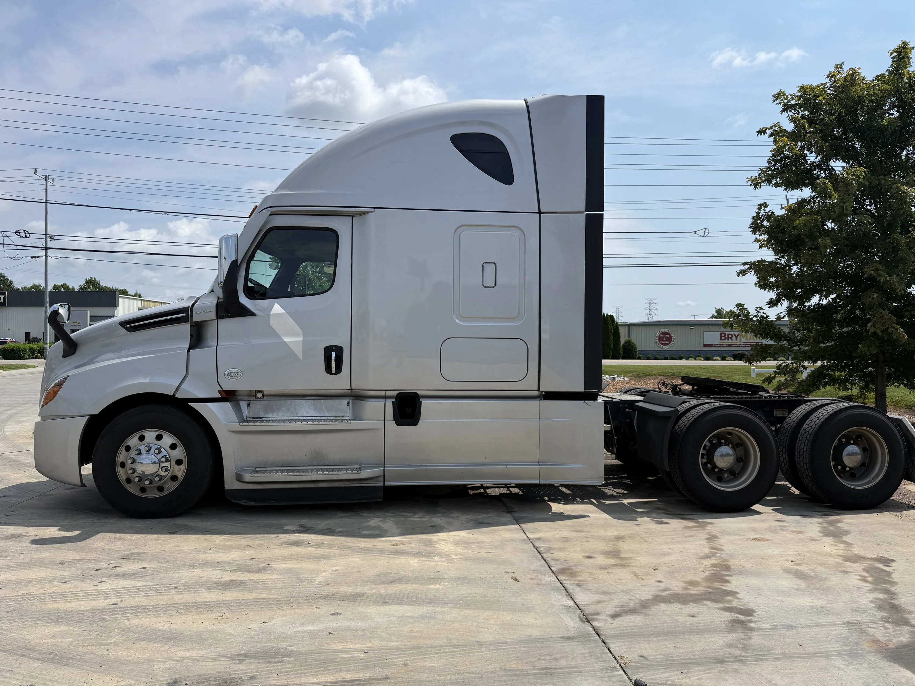 2023 Freightliner Cascadia in Clarksville, TN — photo 4