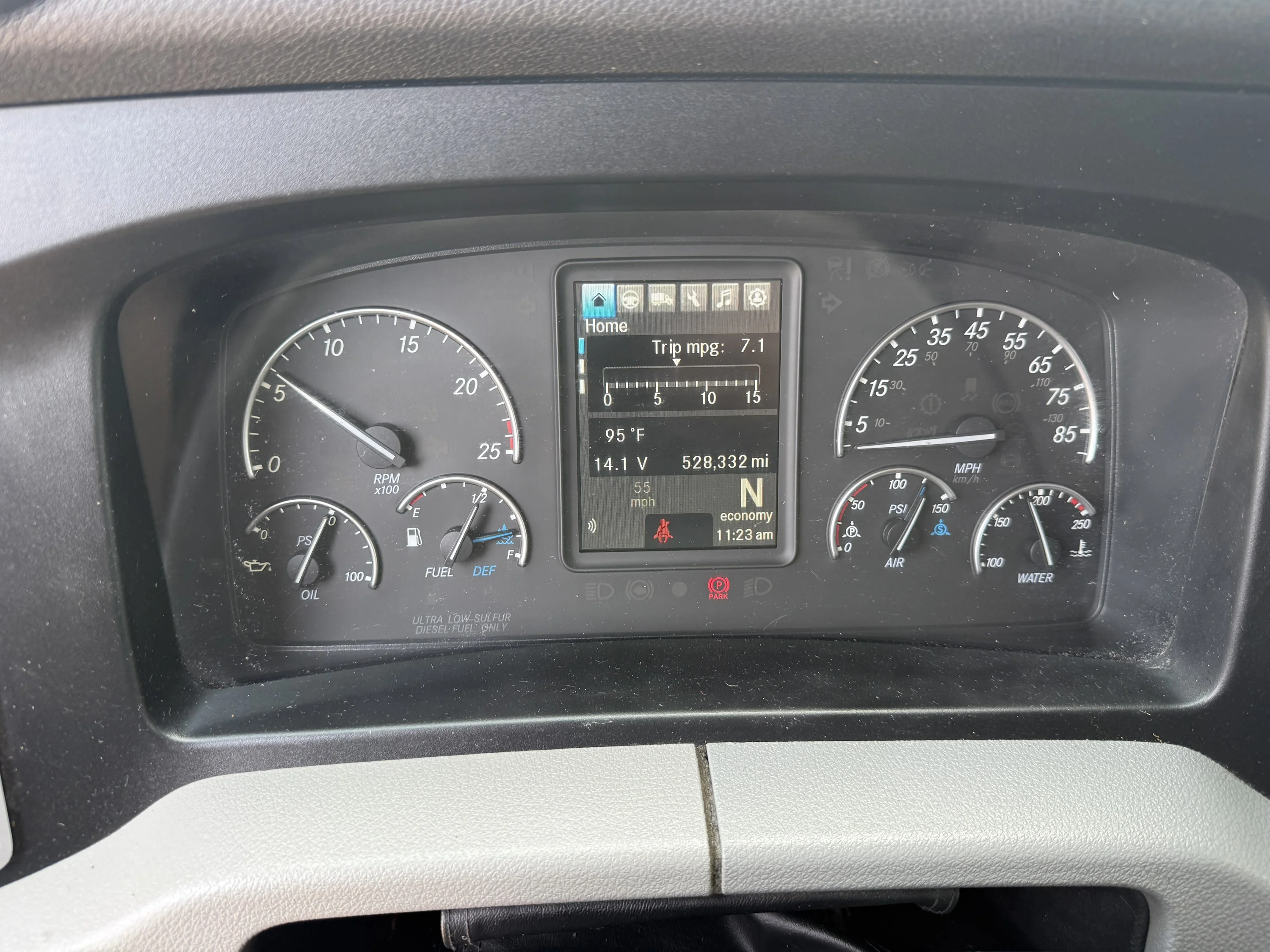 2023 Freightliner Cascadia in Clarksville, TN — photo 12