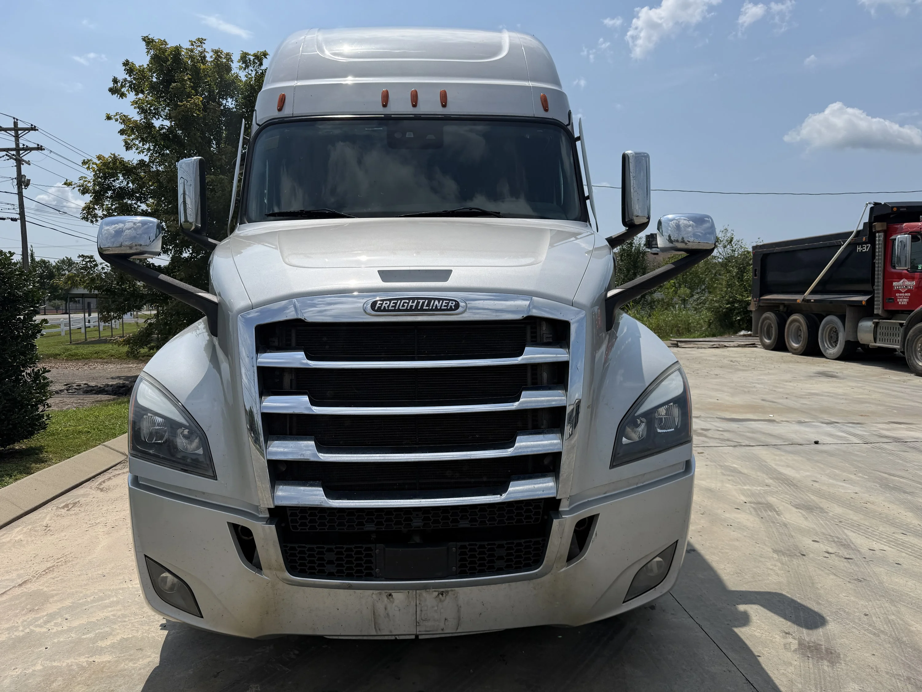 2023 Freightliner Cascadia in Clarksville, TN — photo 2