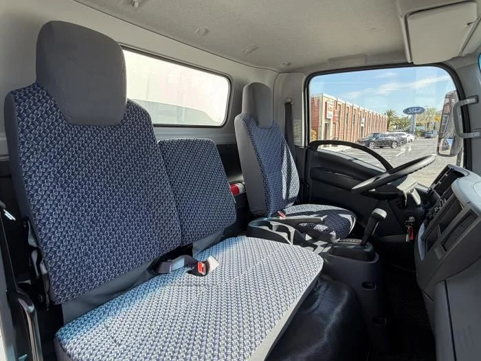 2025 Isuzu NRR - image 16