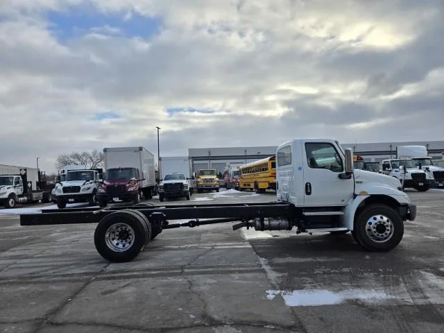 2019 International MV - image 5