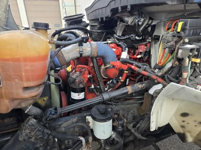 2019 International MV - image 17