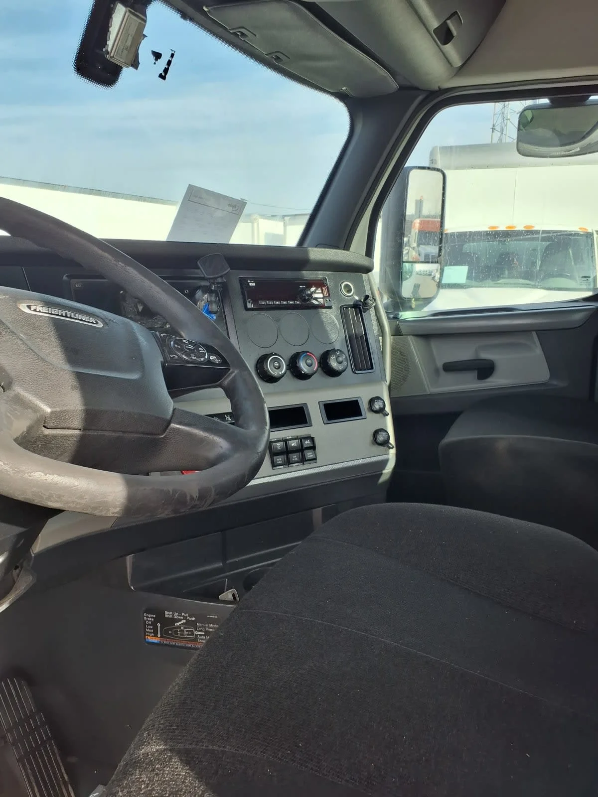 2020 Freightliner Cascadia in Fort Worth, TX — photo 7