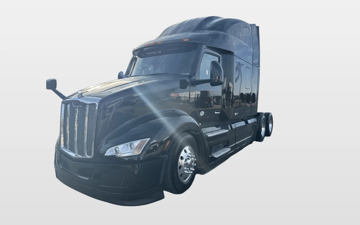 2023 Peterbilt 579 - image 1