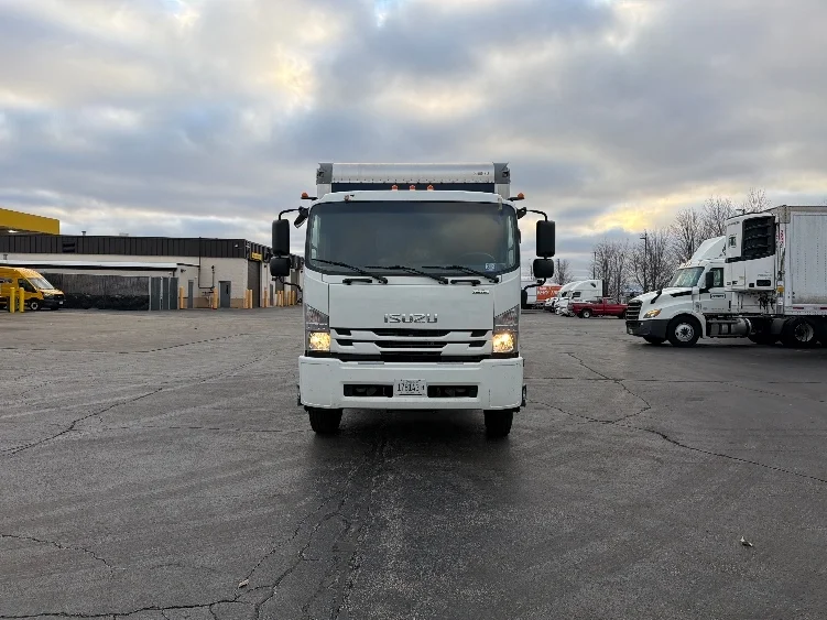 2020 Isuzu FTR - image 2