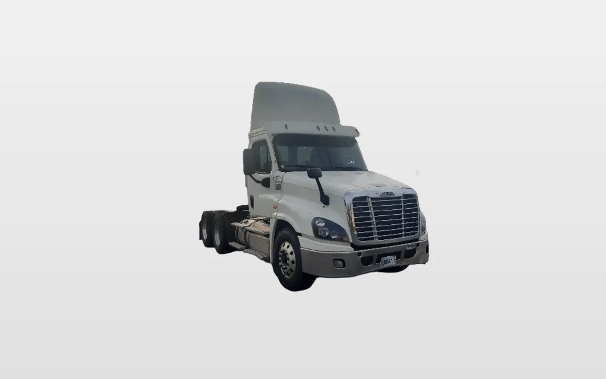 2018 Freightliner Cascadia - image 1