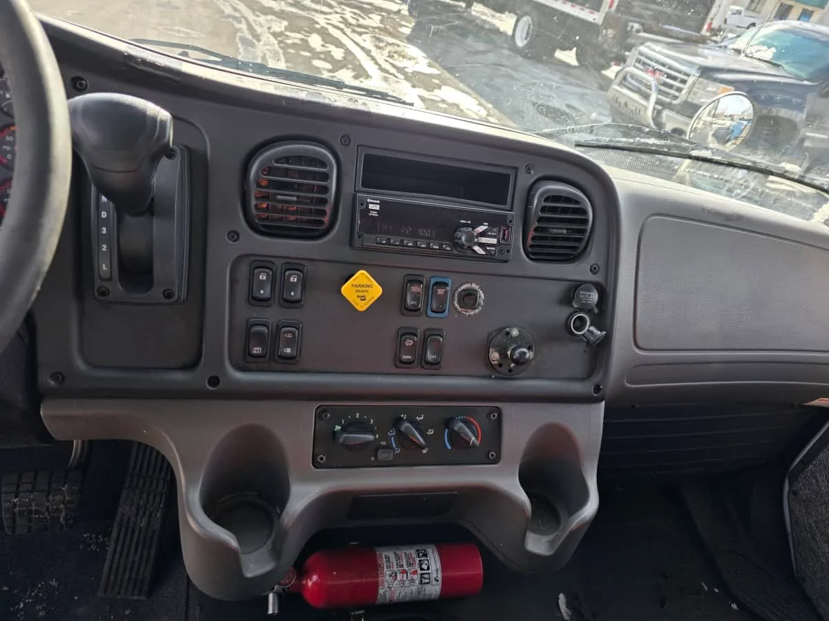 2020 Freightliner M2 106 - image 11