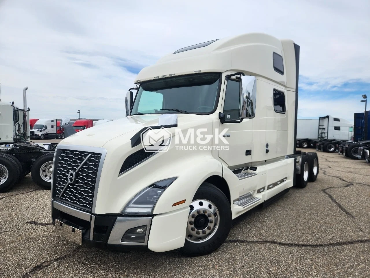2024 Volvo VNL 860 in Elk River, MN