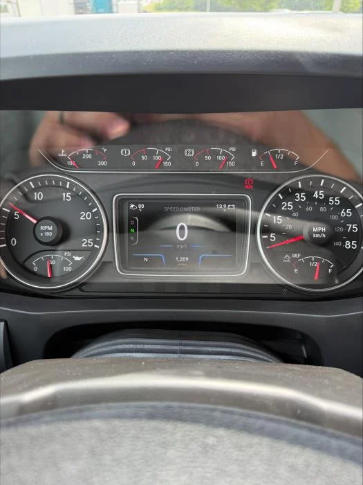 2026 International LT - image 10