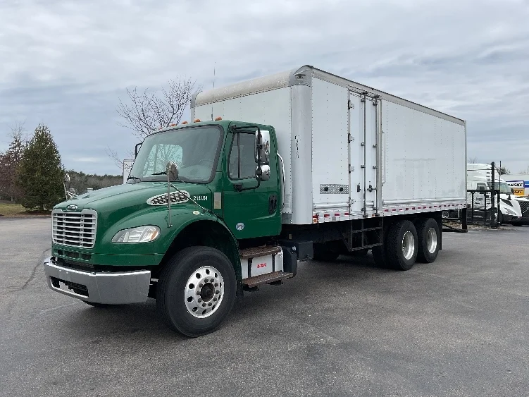 2019 Freightliner M2 106 - image 3