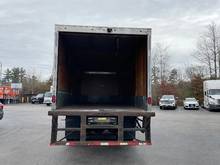 2019 Freightliner M2 106 - image 8