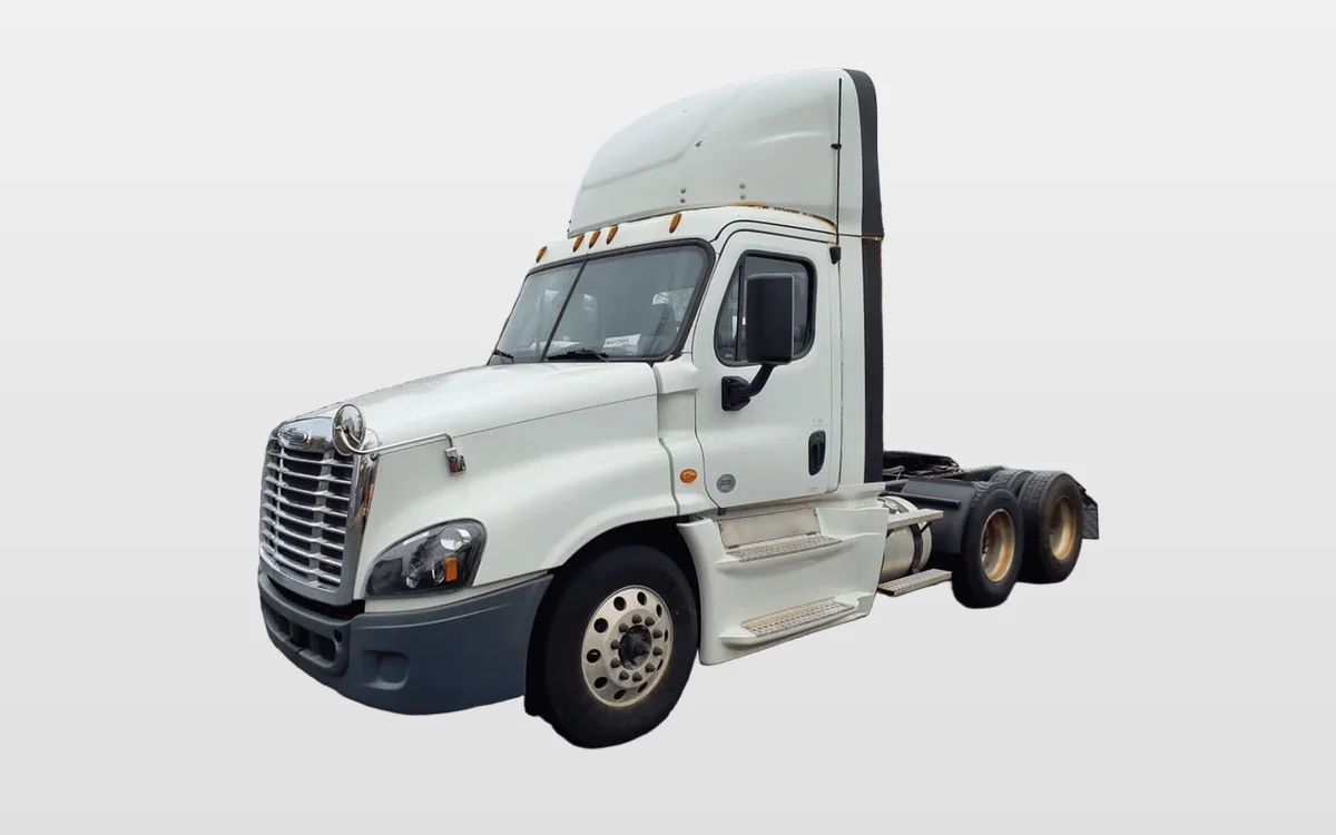2020 Freightliner Cascadia - image 1
