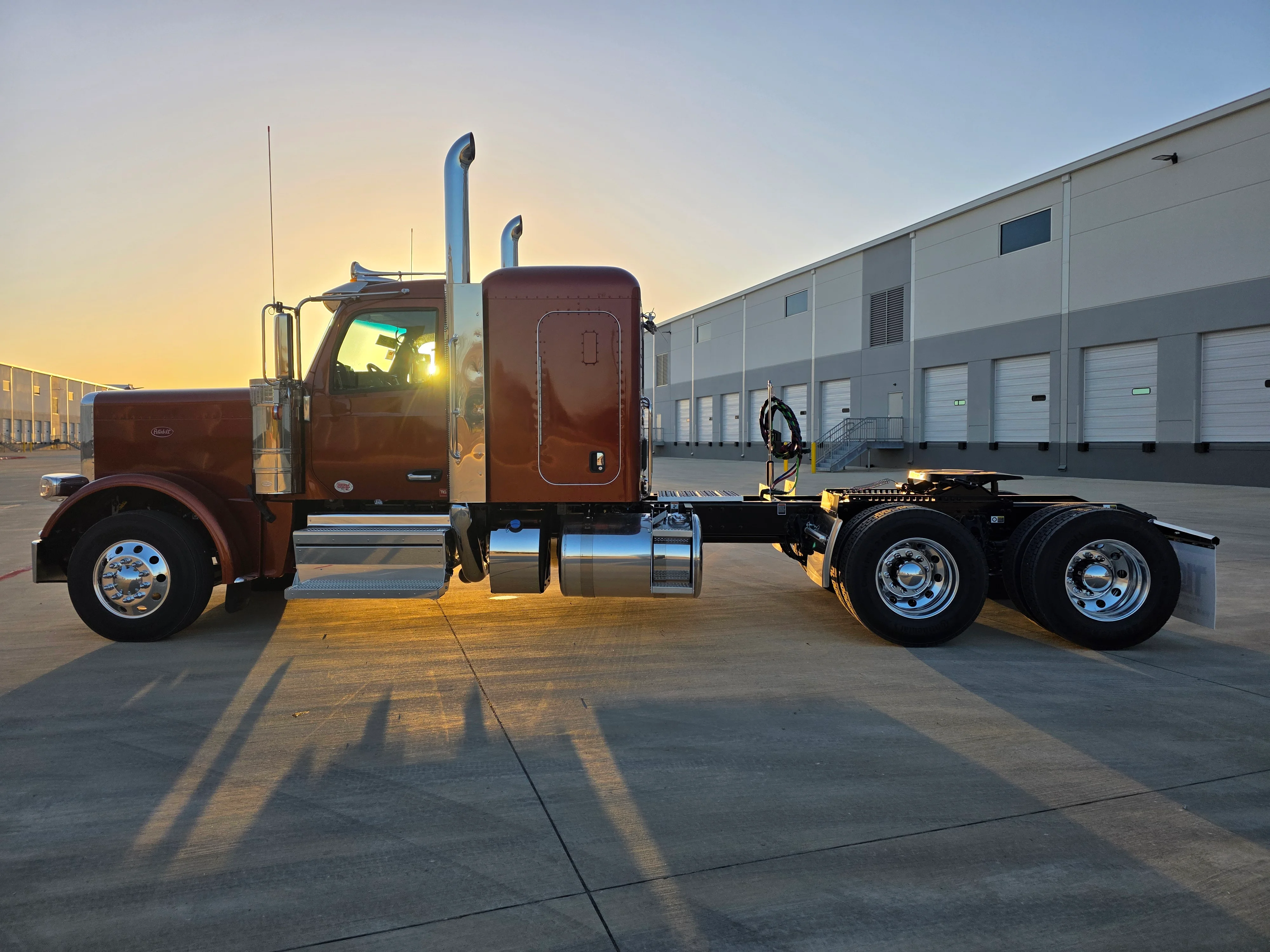 2027 Peterbilt 589 in Springfield, MO — photo 2