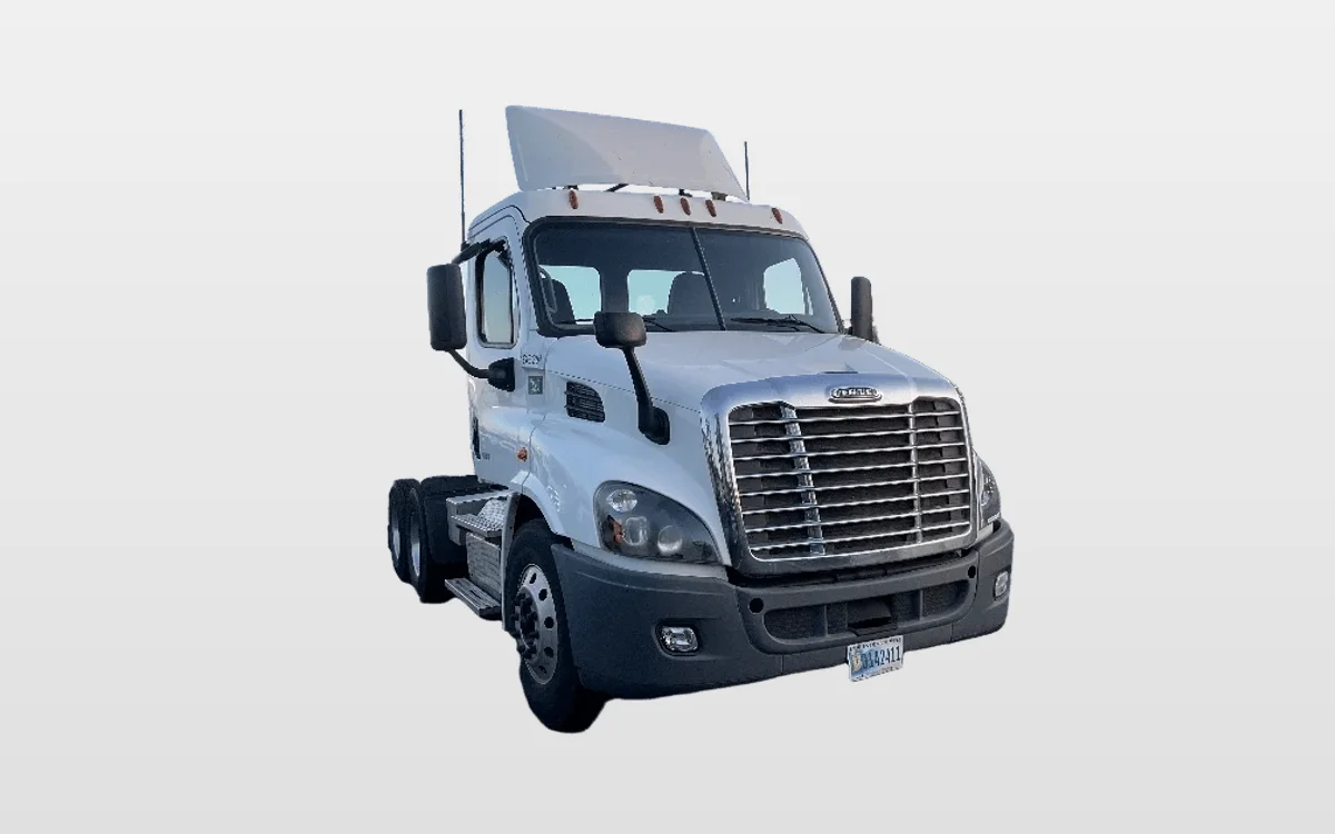 2017 Freightliner Cascadia - image 1