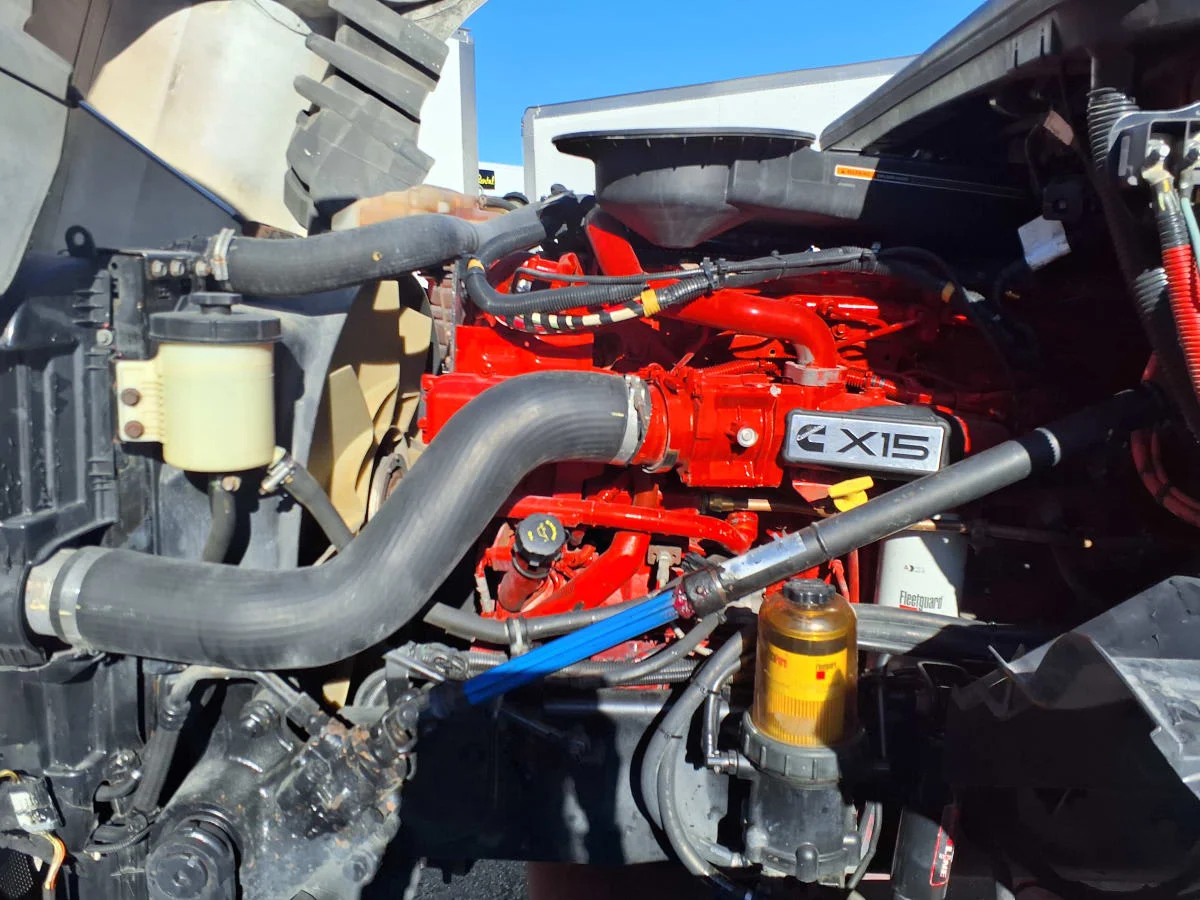 2020 International LT - image 9