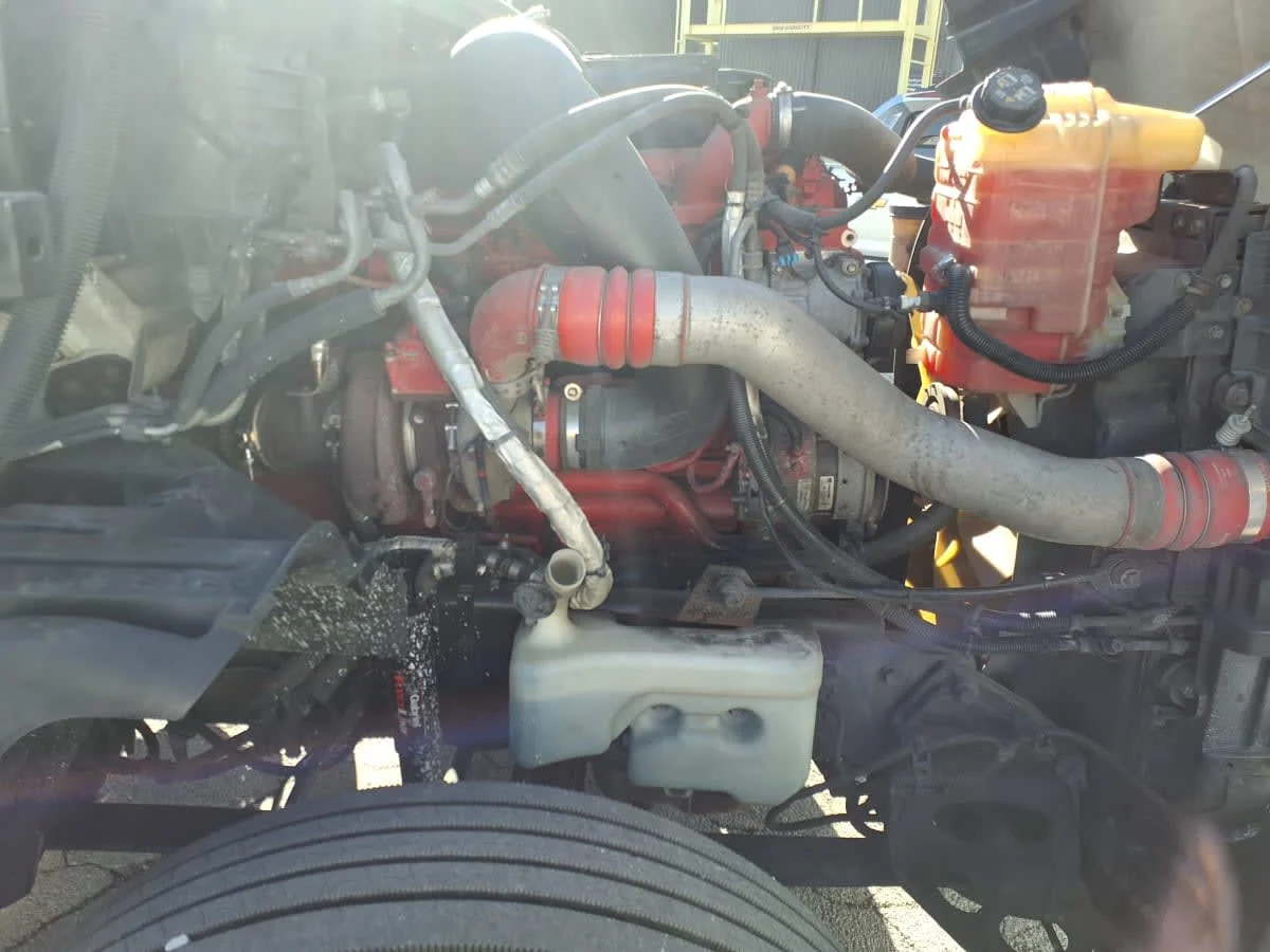 2020 International LT - image 10