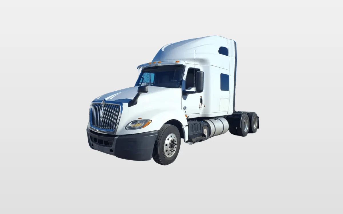 2020 International LT - image 1